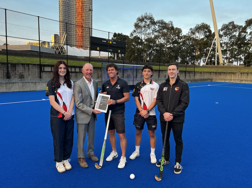 SWSAS Hockey Athletes Charlotte Manny and Nathan Julius with Gerry Knights SWSAS CEO Brent Livermore HNSW and Nathan Czinner NSW Pride Player